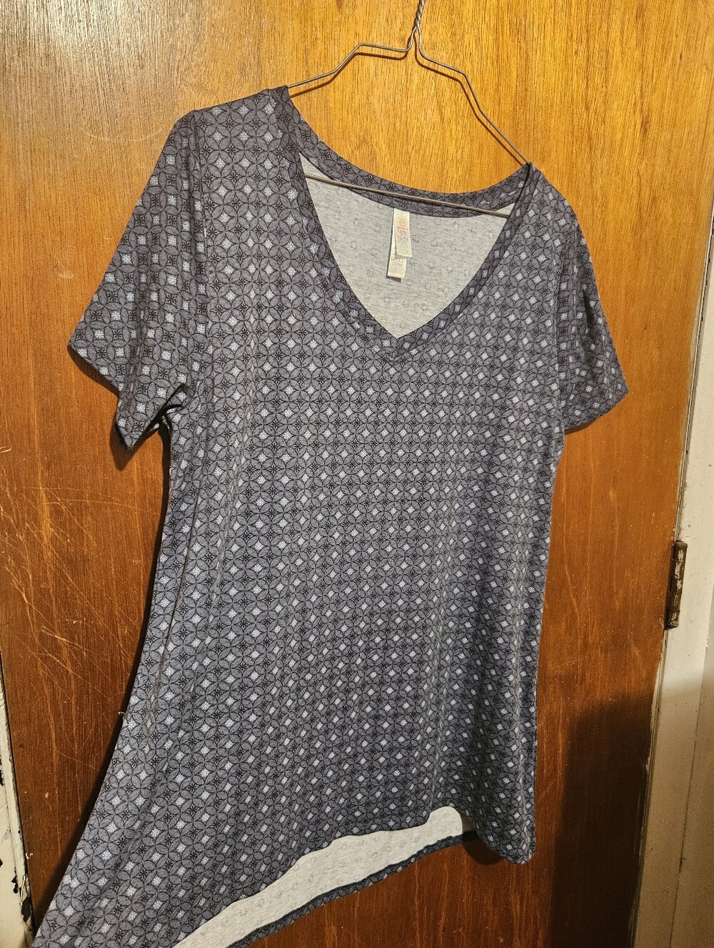 LuLaRoe Women's Christy T-Shirt V Neck Gray Size Large NWOT